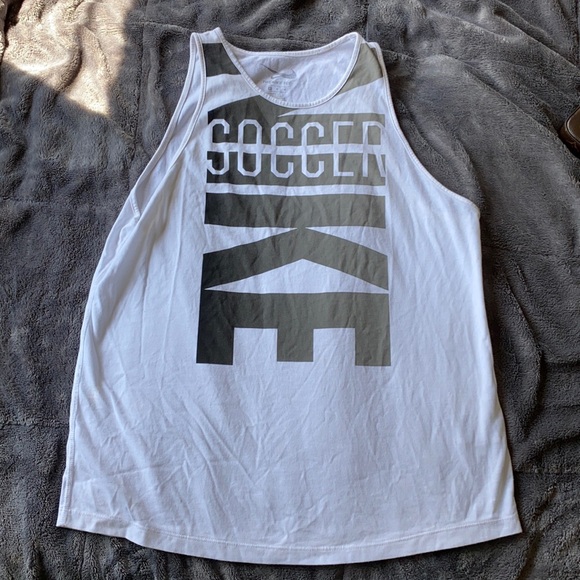 Nilke t shirt - Picture 1 of 4